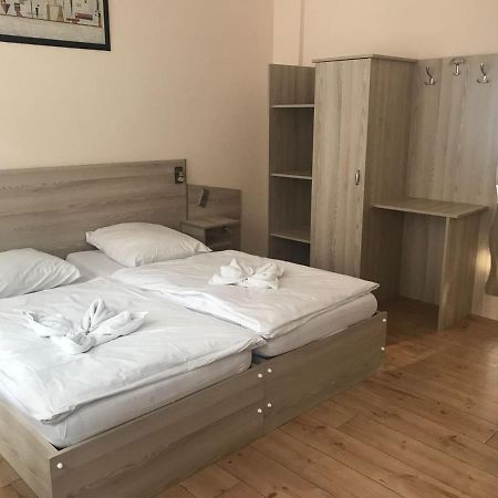 Koelner Pension Екстериор снимка