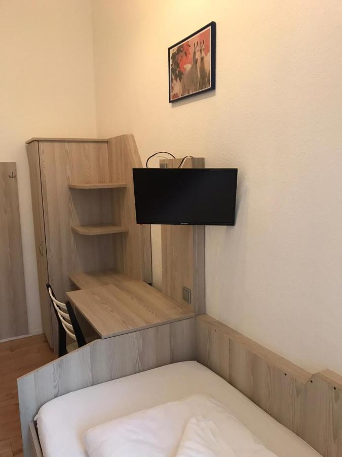 Koelner Pension Екстериор снимка